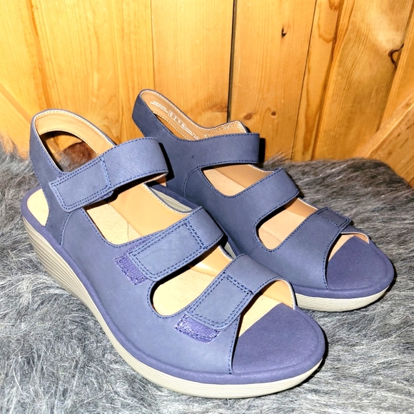 Clarks Reedly Juno Navy Blue Nubuck‎ Strappy Wedge Sandals Velcro Closure Size 9 - Picture 1 of 11